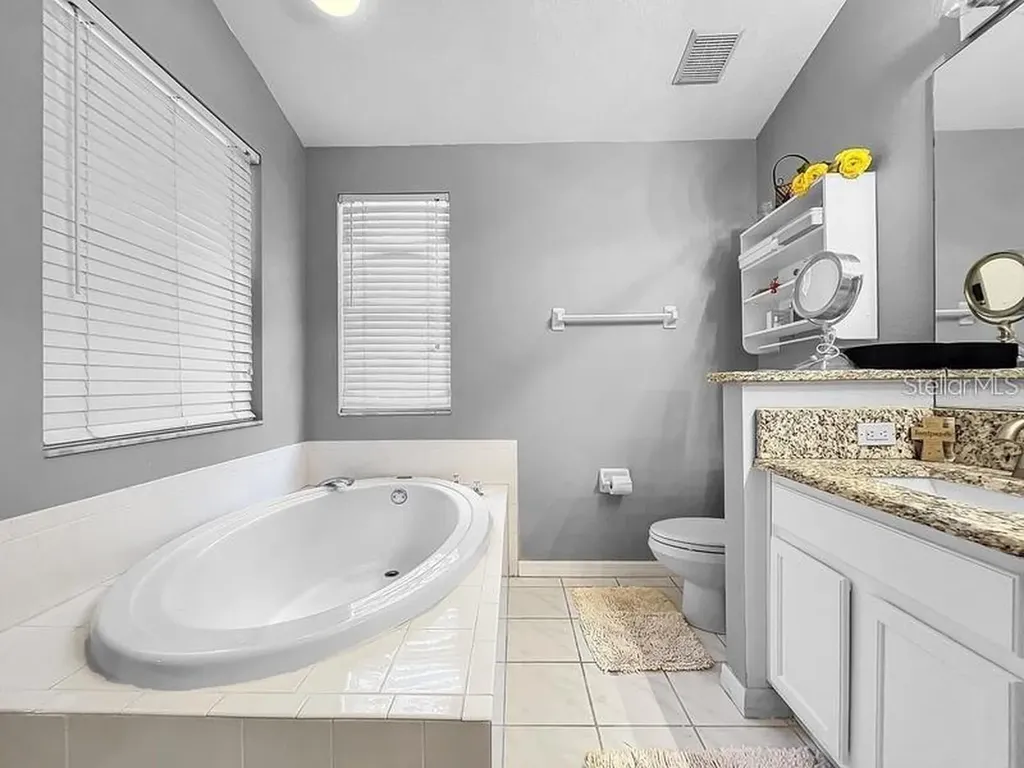 14 Seagrape Circle Clearwater FL 33759