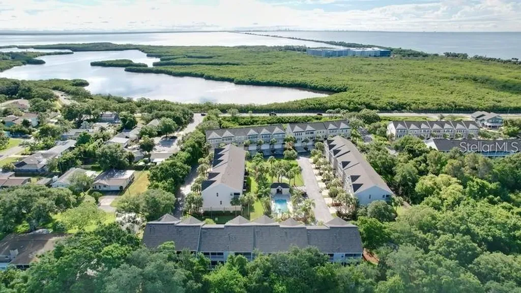 14 Seagrape Circle Clearwater FL 33759