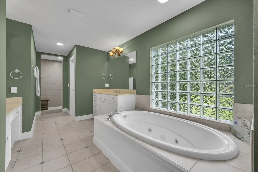 6606 Glencoe Drive Tampa FL 33617