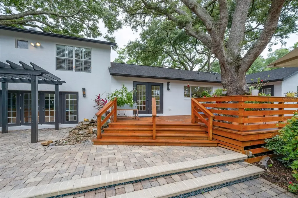6606 Glencoe Drive Tampa FL 33617