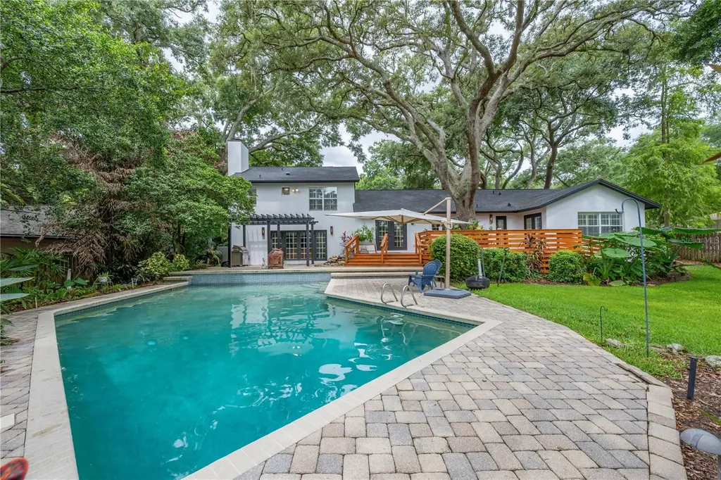 6606 Glencoe Drive Tampa FL 33617