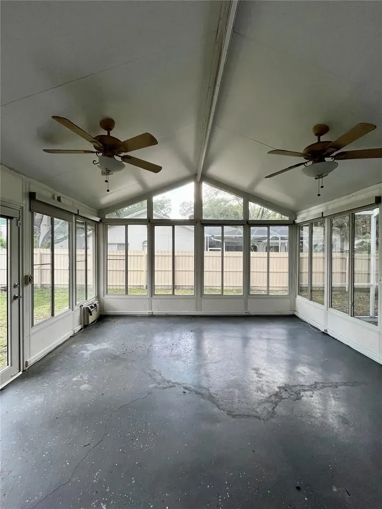 9318 Heritage Oak Court Tampa FL 33647