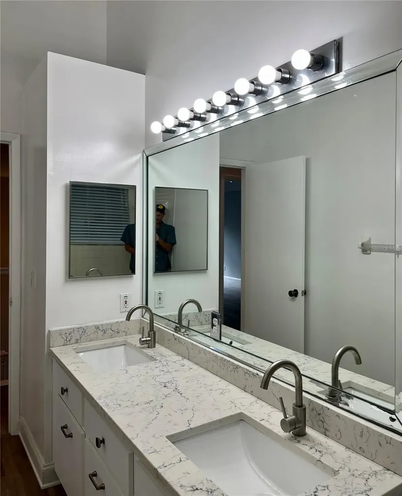 9318 Heritage Oak Court Tampa FL 33647