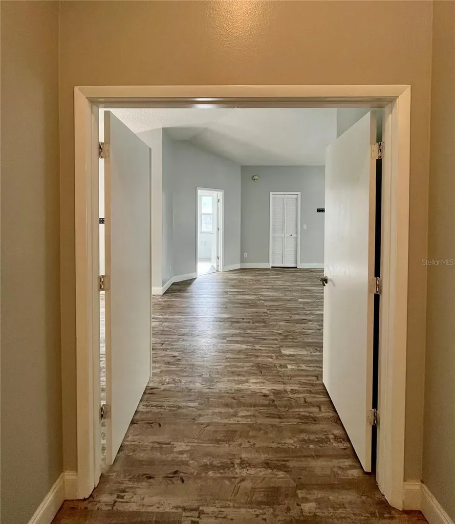 9318 Heritage Oak Court Tampa FL 33647