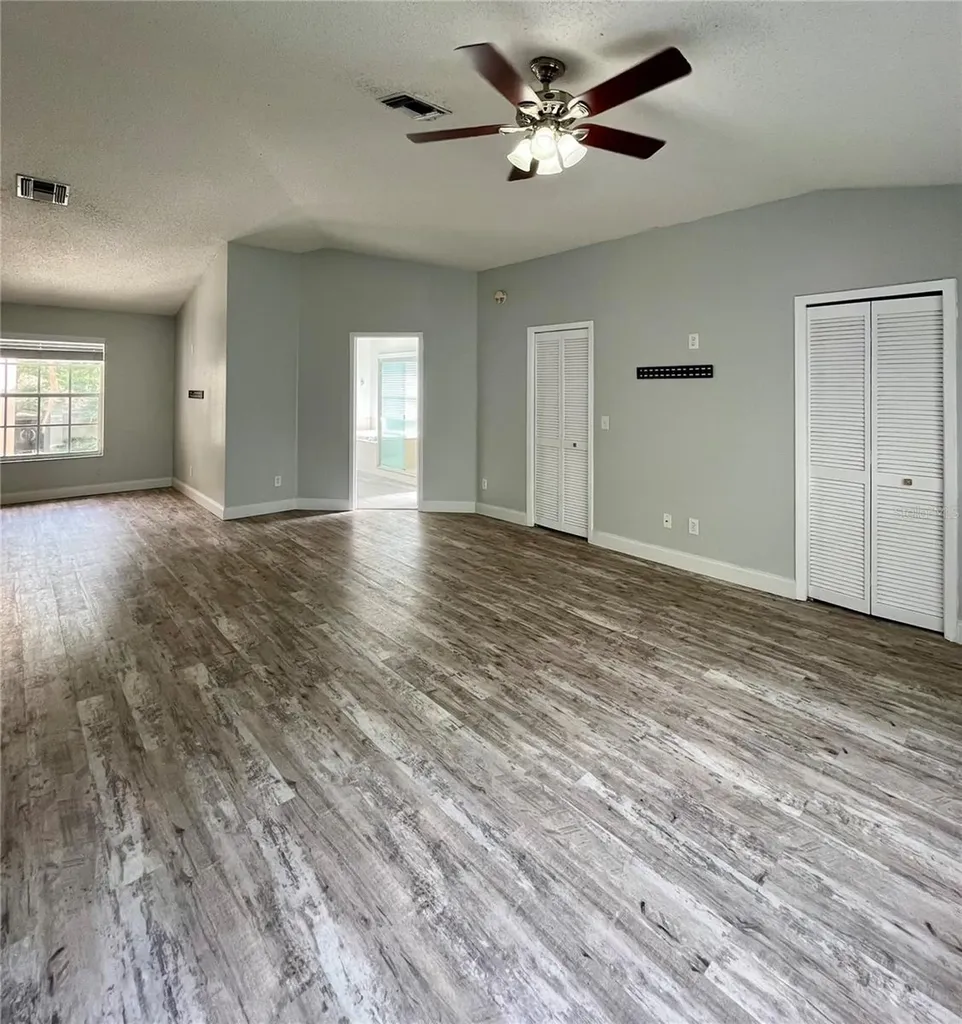 9318 Heritage Oak Court Tampa FL 33647