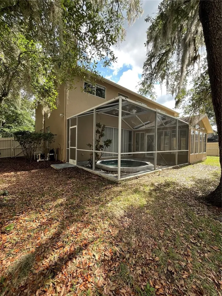 9318 Heritage Oak Court Tampa FL 33647