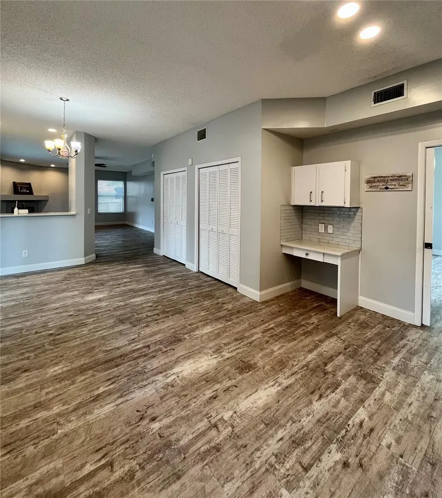 9318 Heritage Oak Court Tampa FL 33647