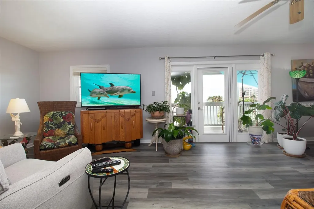 5282 Beach Drive SE St Petersburg FL 33705