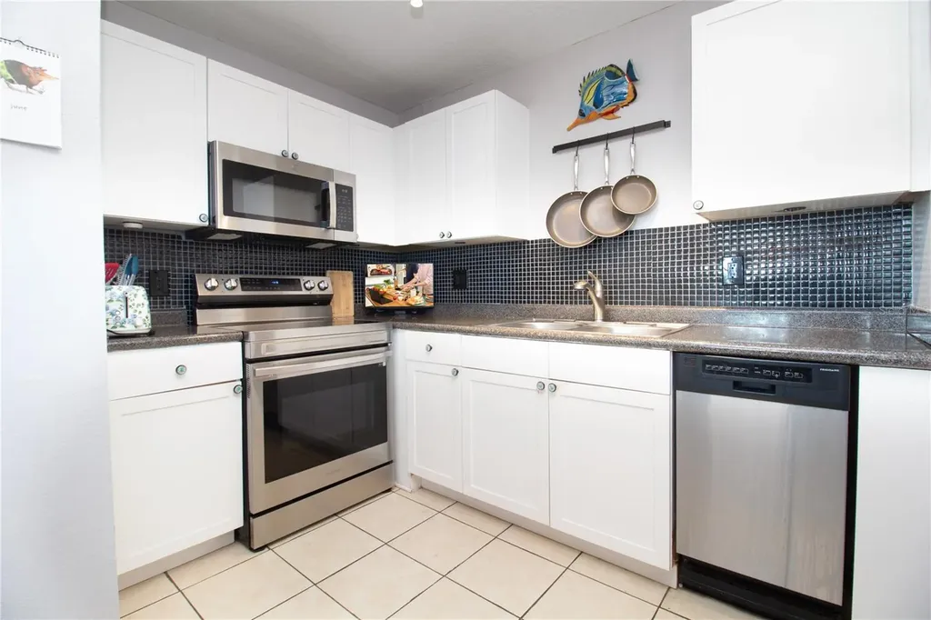 5282 Beach Drive SE St Petersburg FL 33705