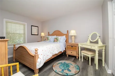 5282 Beach Drive SE St Petersburg FL 33705