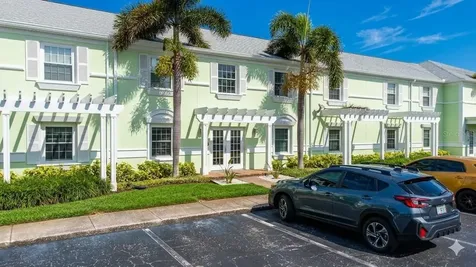 5282 Beach Drive SE St Petersburg FL 33705