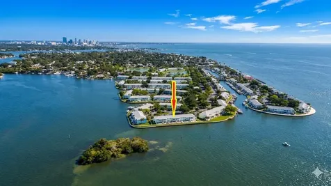 5282 Beach Drive SE St Petersburg FL 33705