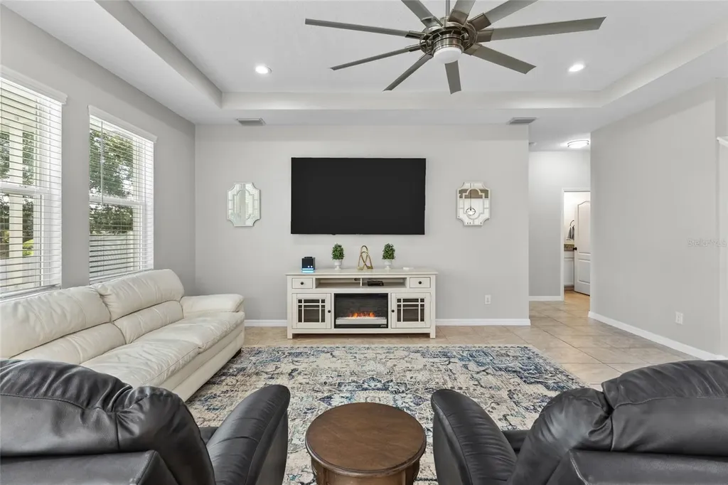 6116 35th Court E Bradenton FL 34203