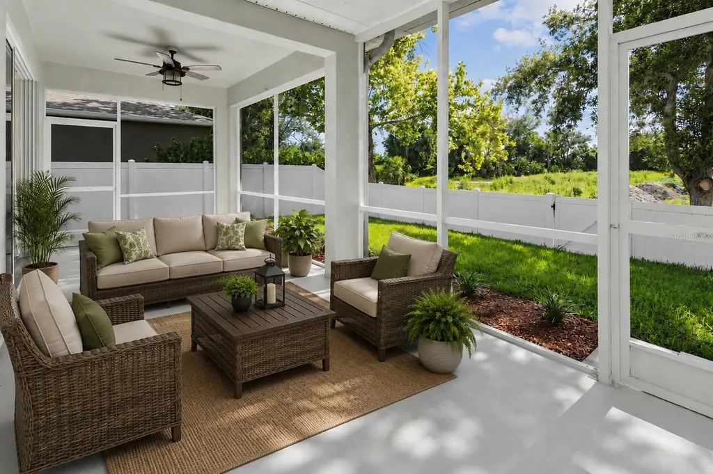 6116 35th Court E Bradenton FL 34203