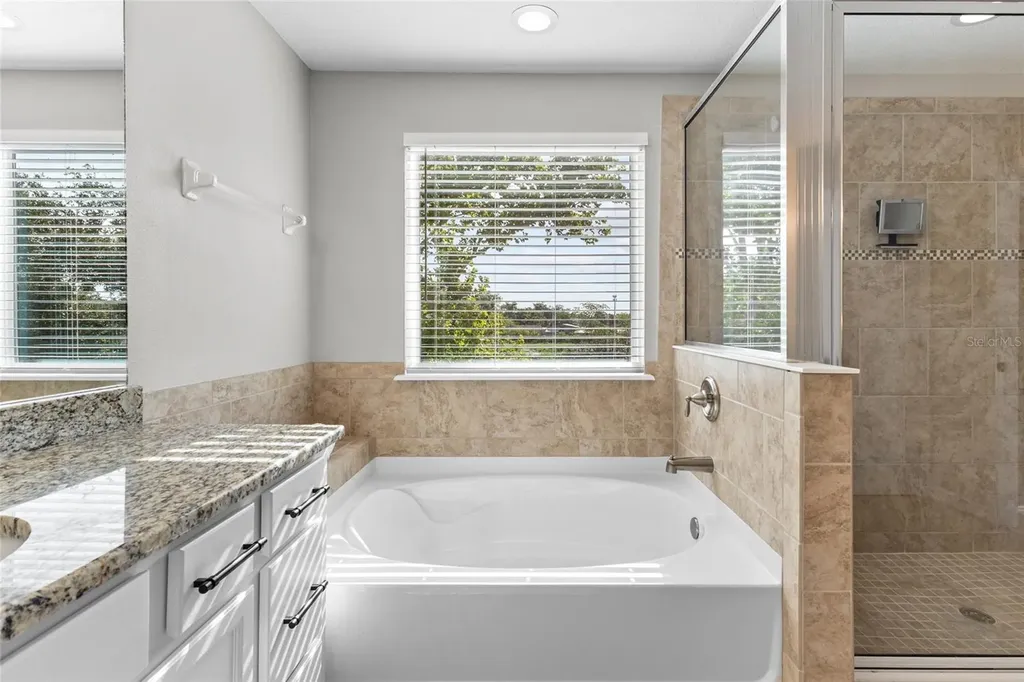 6116 35th Court E Bradenton FL 34203