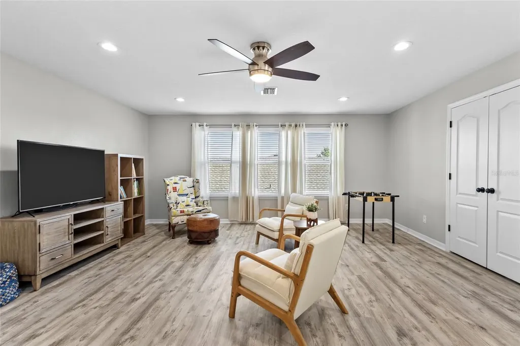 6116 35th Court E Bradenton FL 34203