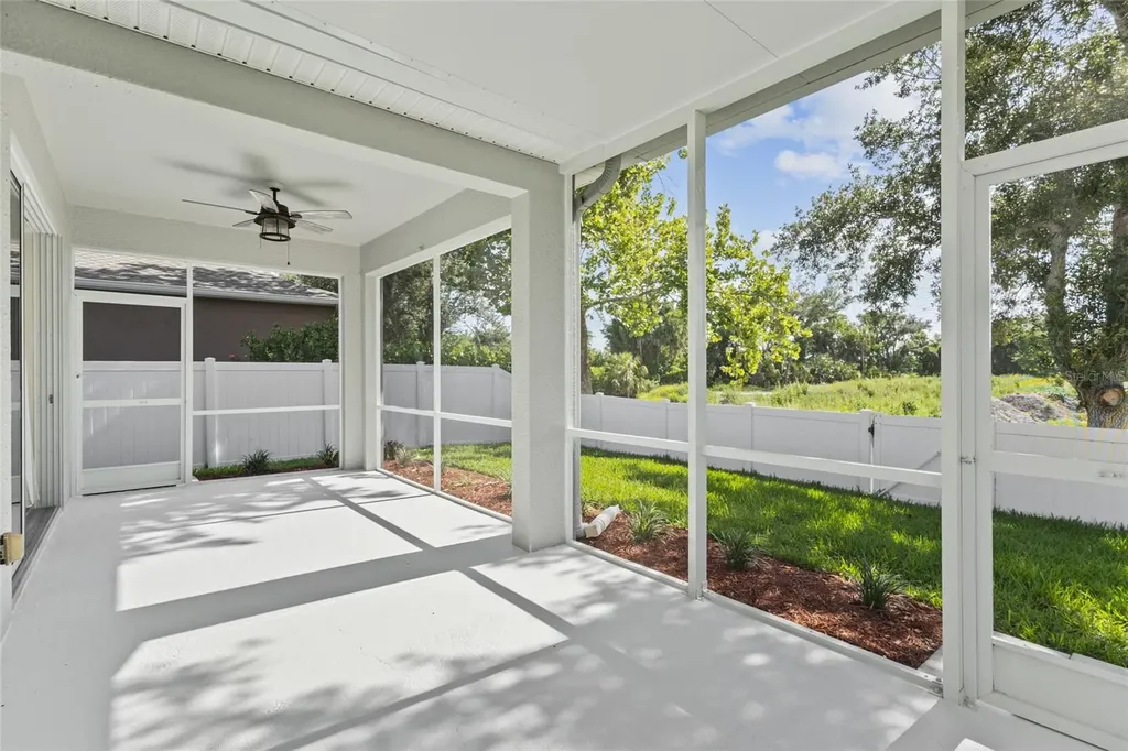 6116 35th Court E Bradenton FL 34203