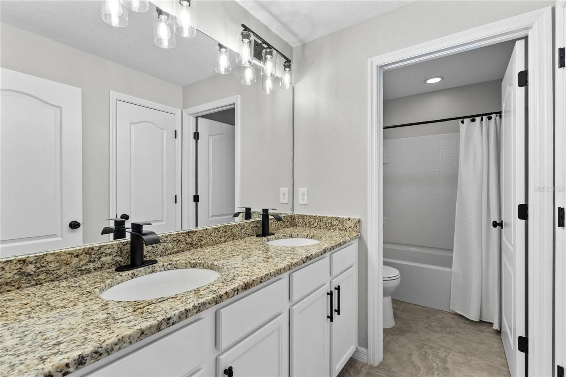 6116 35th Court E Bradenton FL 34203