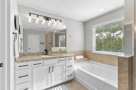 6116 35th Court E Bradenton FL 34203
