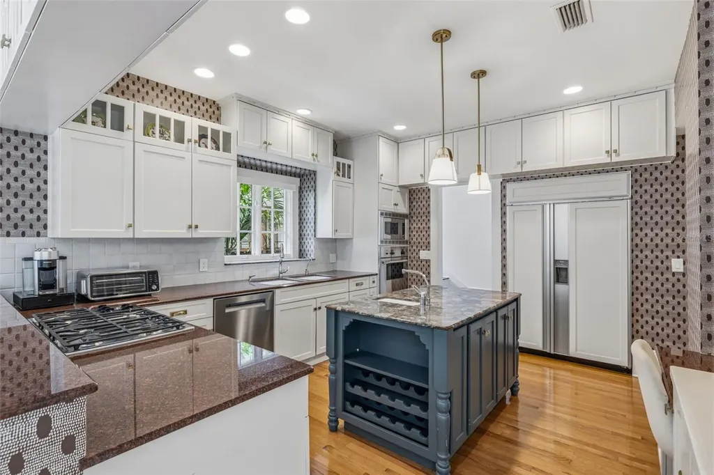 817 S Willow Avenue Tampa FL 33606