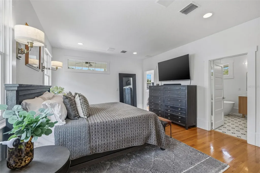 817 S Willow Avenue Tampa FL 33606