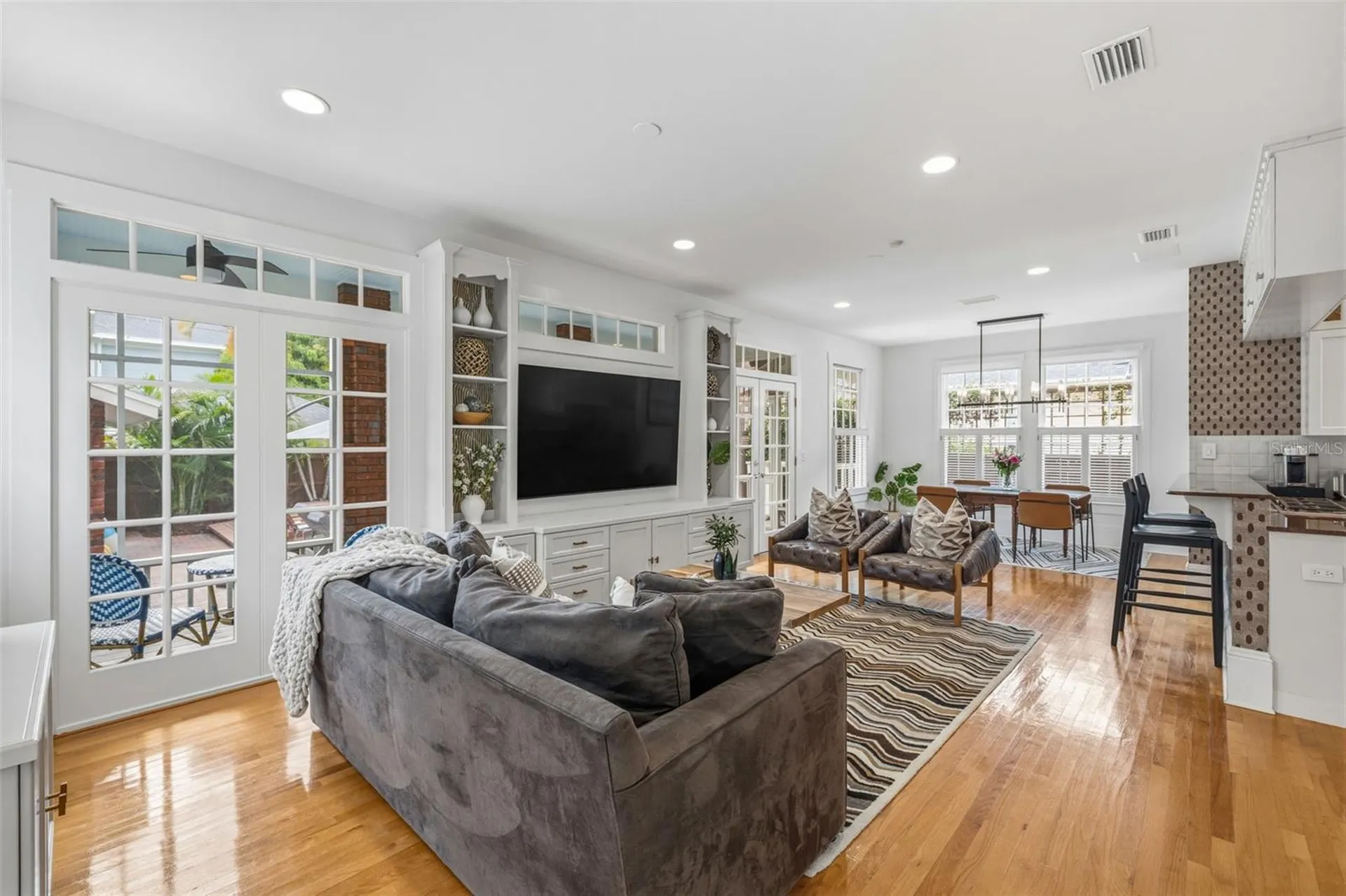 817 S Willow Avenue Tampa FL 33606