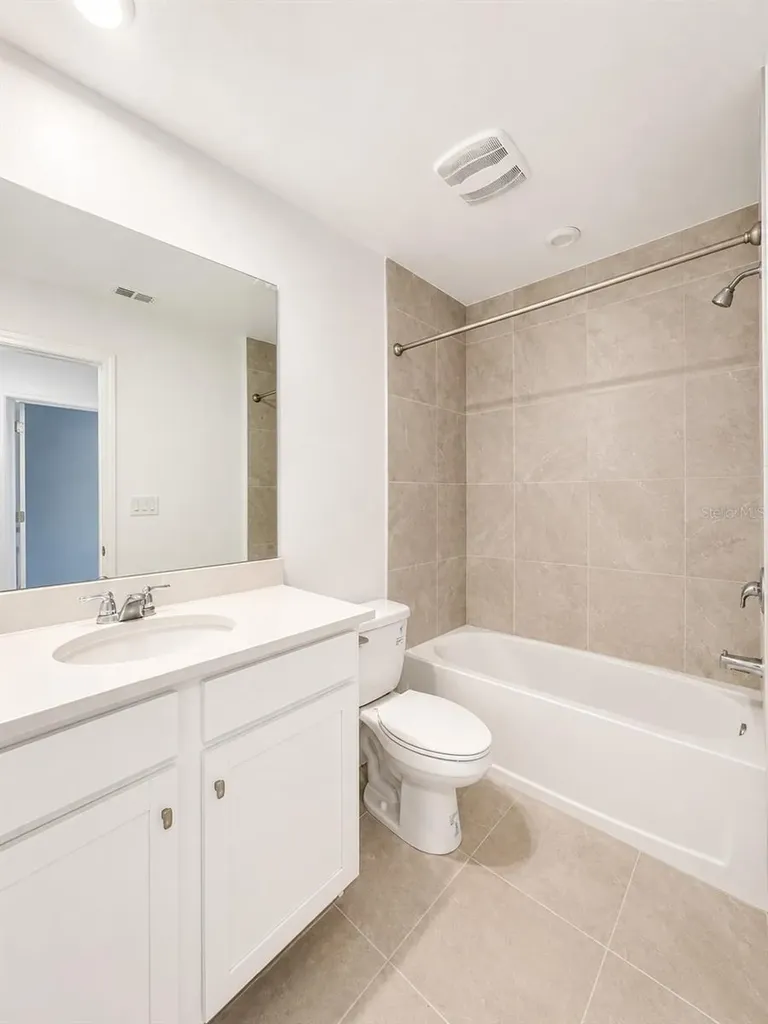 1043 Spring Palm Loop Orlando FL 32828