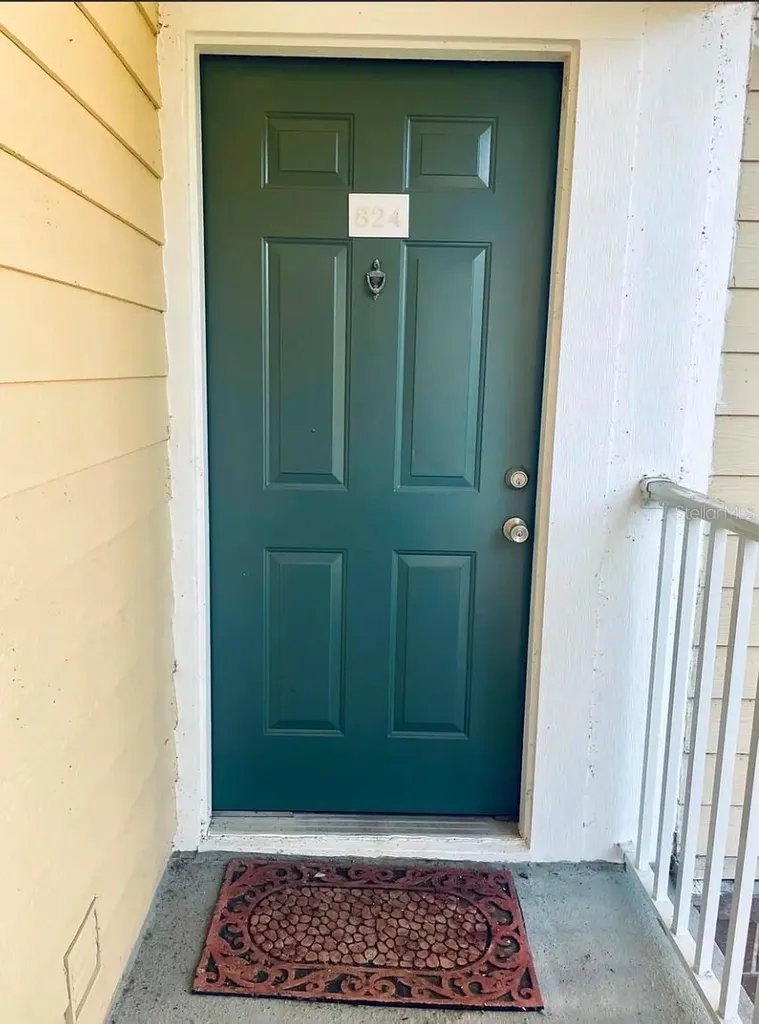 10024 Strafford Oak Court Tampa FL 33624