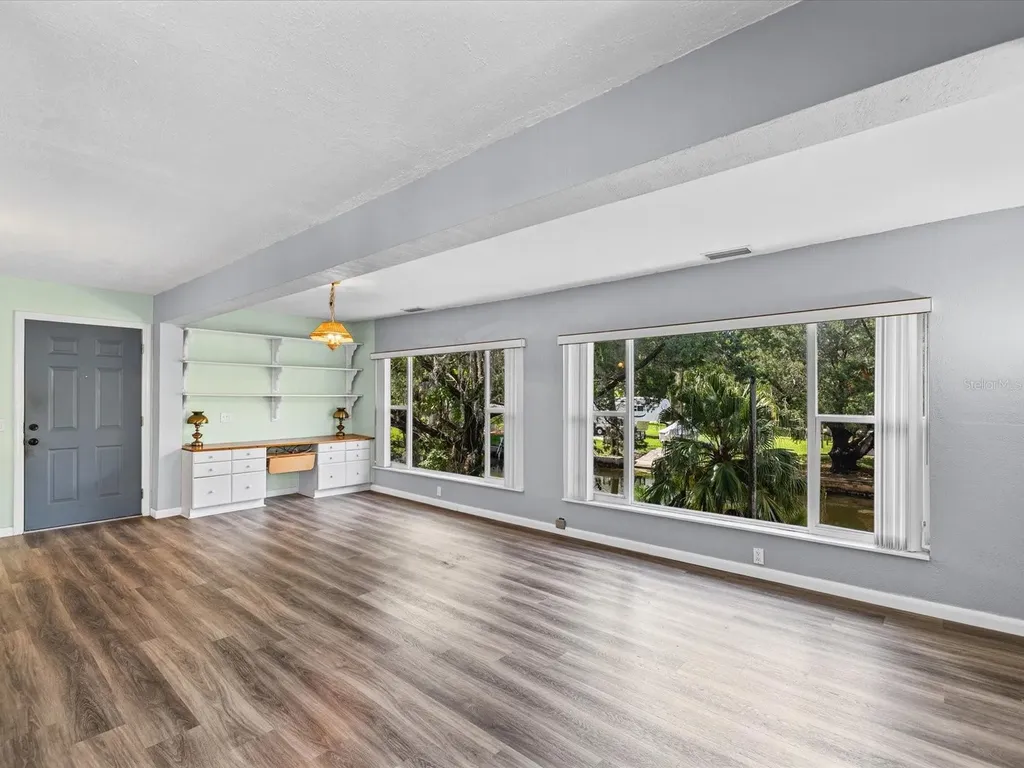6150 Island Drive Weeki Wachee FL 34607