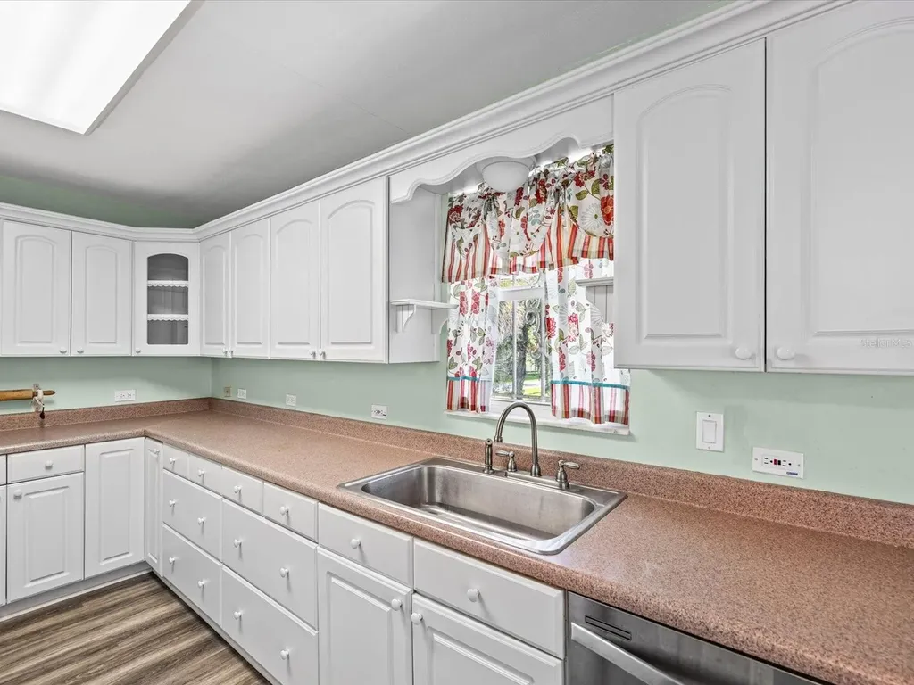 6150 Island Drive Weeki Wachee FL 34607