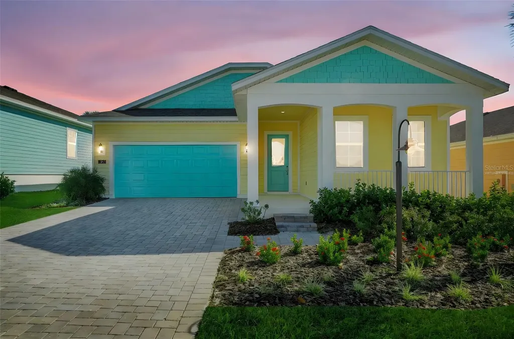 1025 Fiesta Key Circle Lady Lake FL 32159
