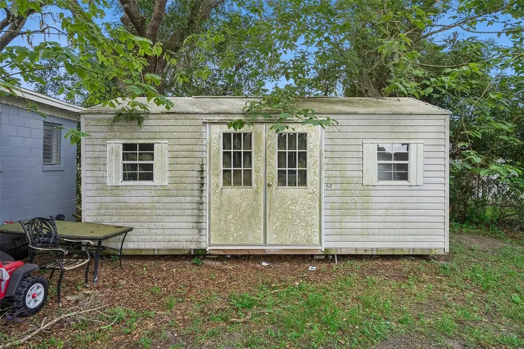 335 E Walts Avenue Deland FL 32724