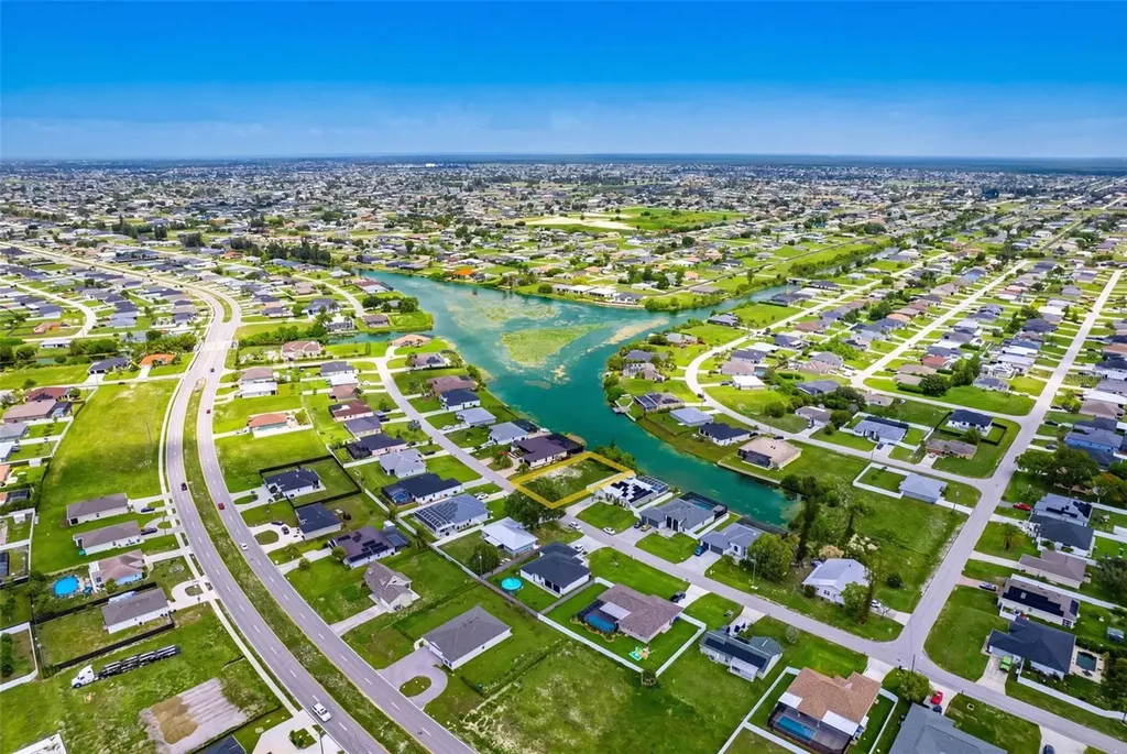 623 NE 7th Terrace Cape Coral FL 33909