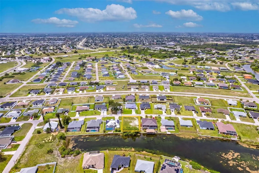 623 NE 7th Terrace Cape Coral FL 33909