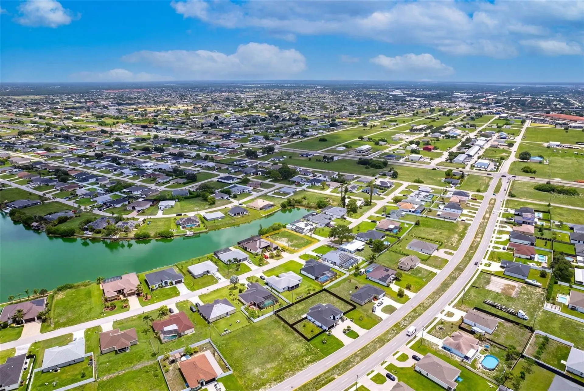 623 NE 7th Terrace Cape Coral FL 33909