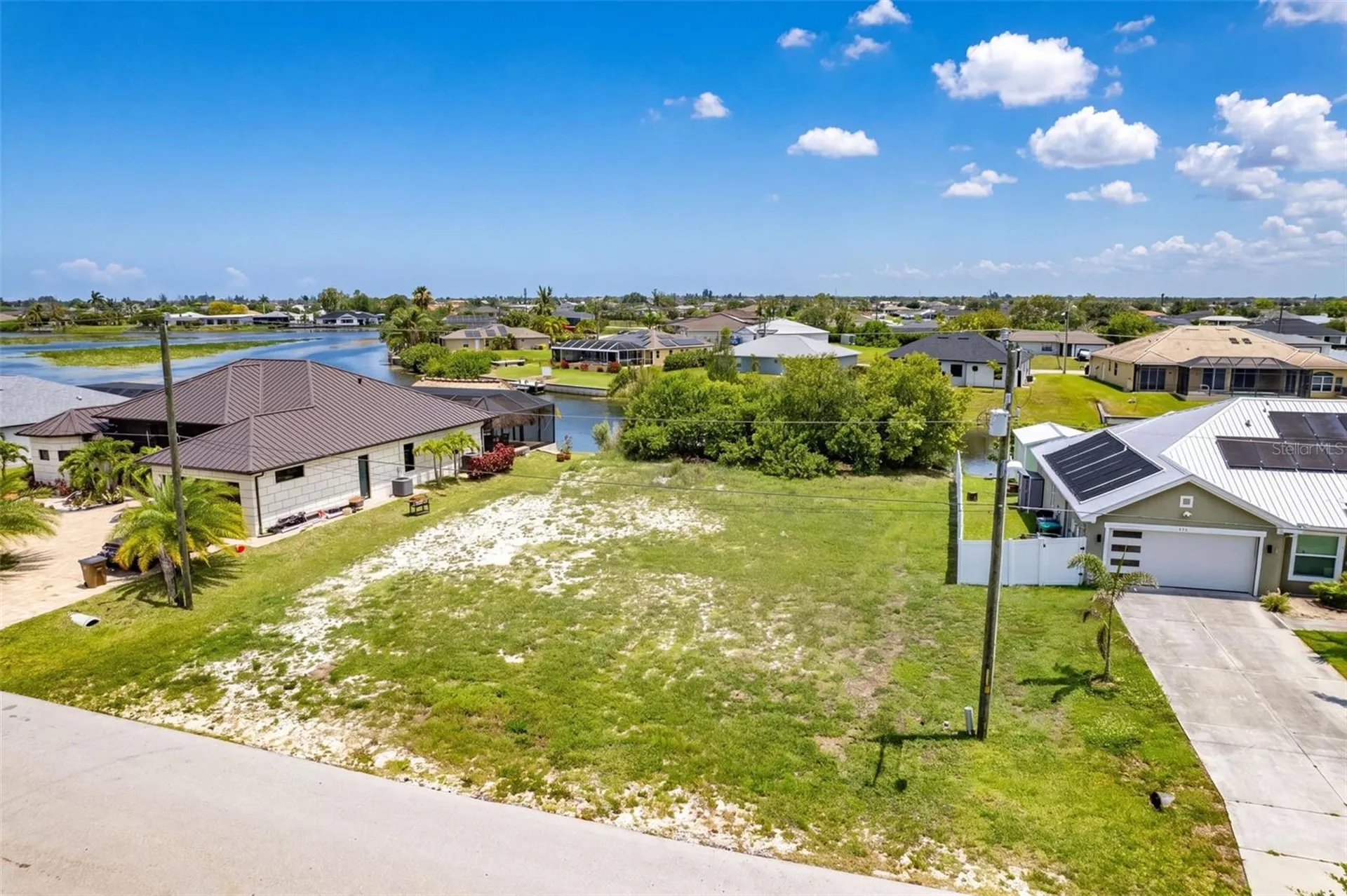623 NE 7th Terrace Cape Coral FL 33909