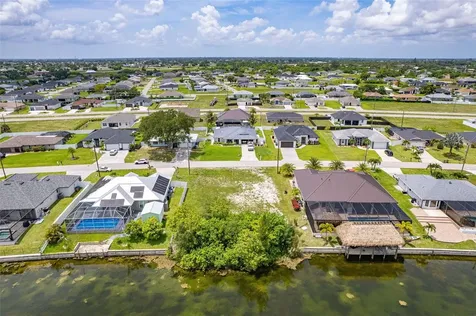 623 NE 7th Terrace Cape Coral FL 33909
