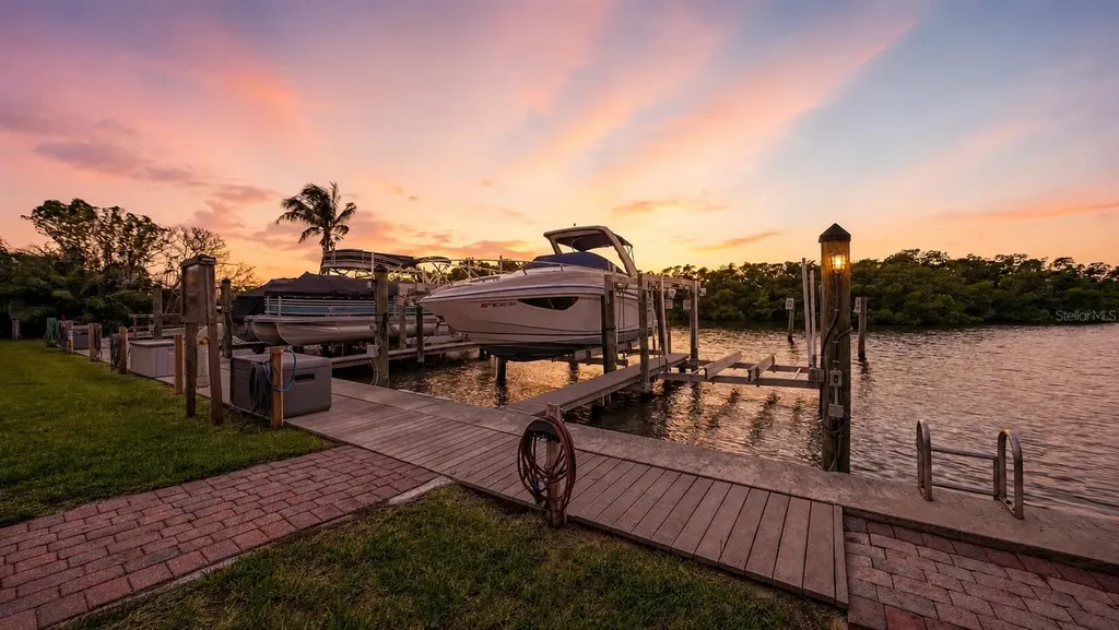 1630 Assisi Drive Sarasota FL 34231