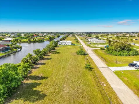 407 NW 31st Place Cape Coral FL 33993