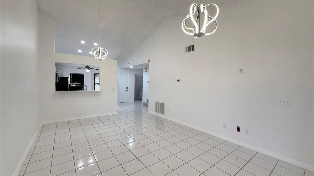 72 Lakepointe Circle Kissimmee FL 34743