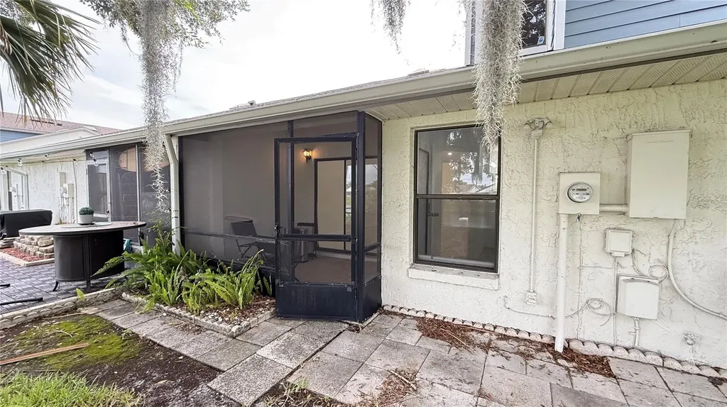 72 Lakepointe Circle Kissimmee FL 34743