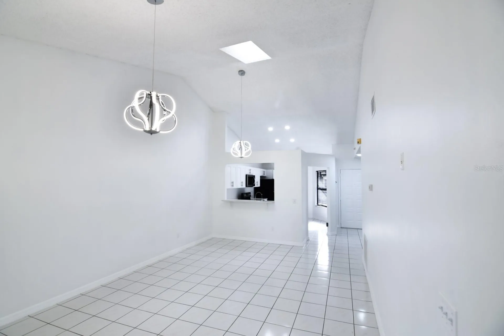 72 Lakepointe Circle Kissimmee FL 34743