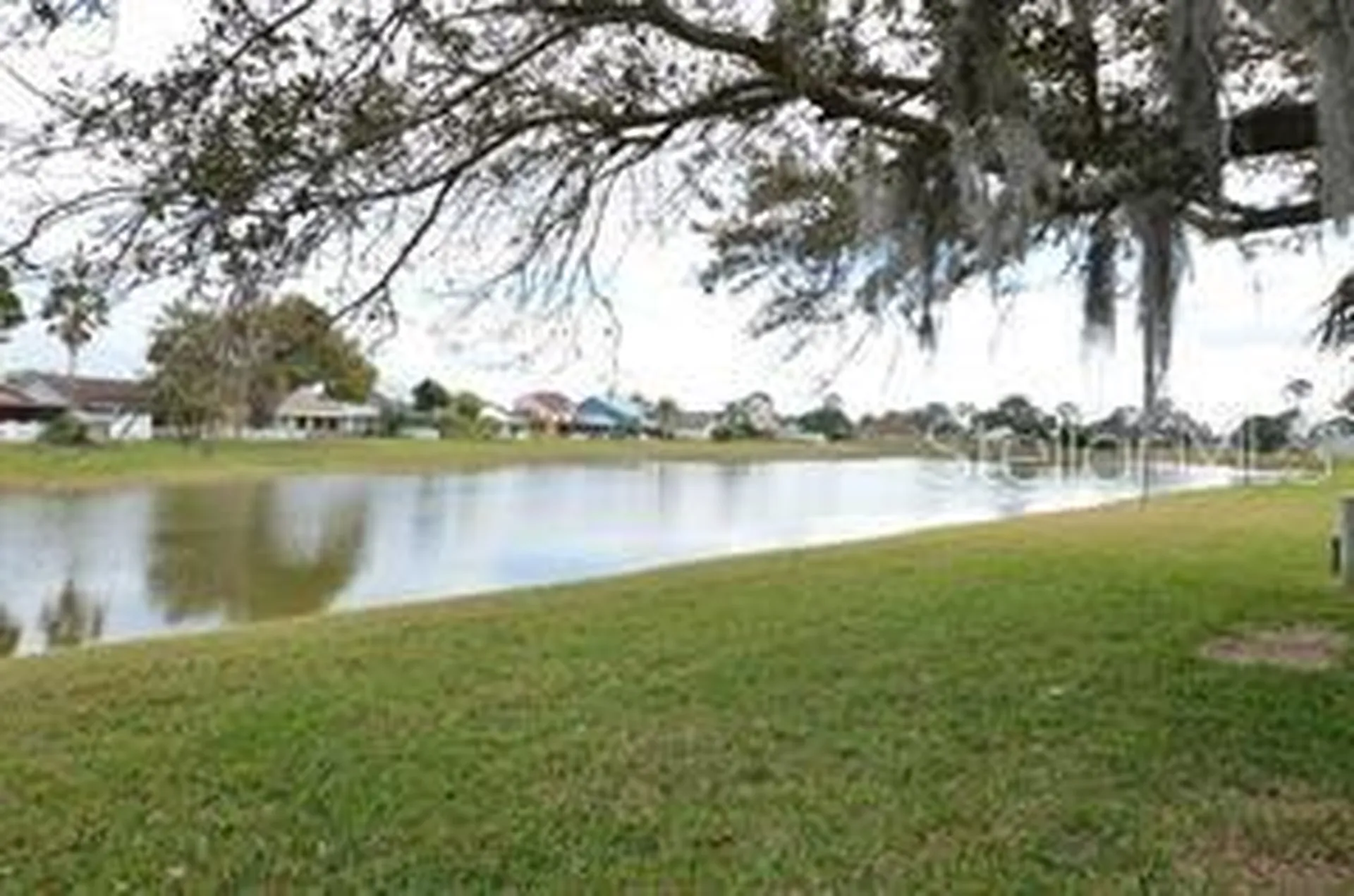 72 Lakepointe Circle Kissimmee FL 34743