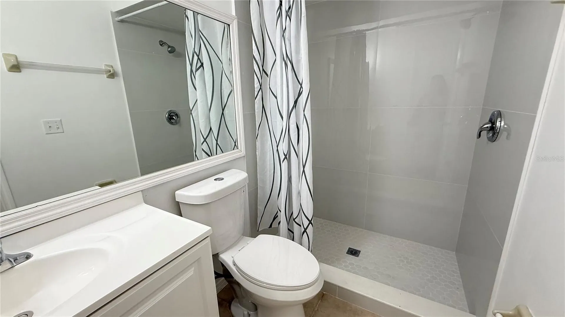 72 Lakepointe Circle Kissimmee FL 34743