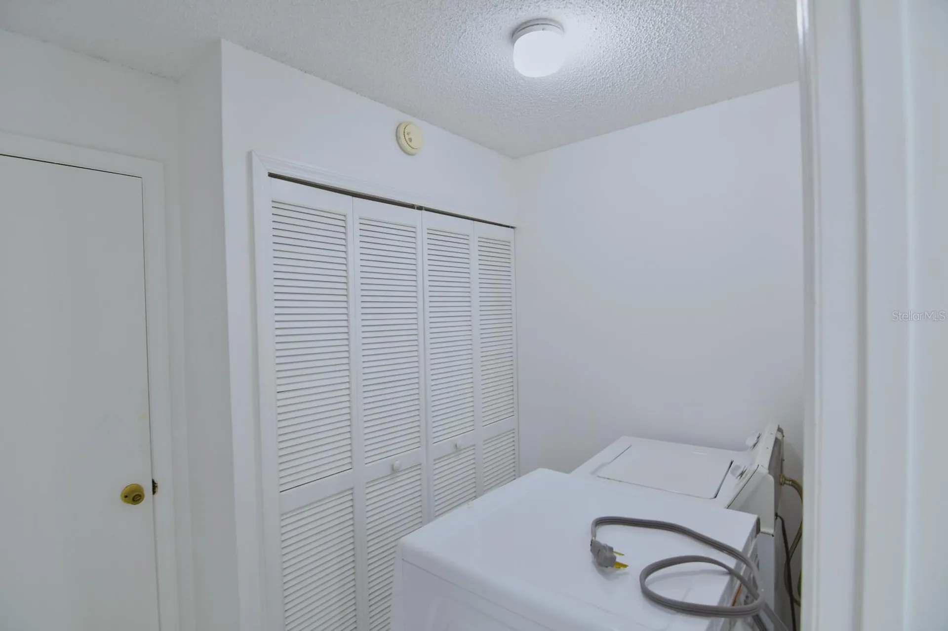 72 Lakepointe Circle Kissimmee FL 34743