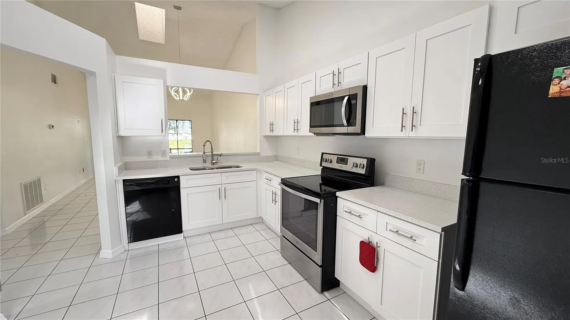 72 Lakepointe Circle Kissimmee FL 34743
