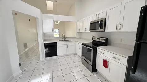 72 Lakepointe Circle Kissimmee FL 34743
