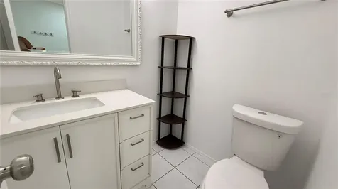 72 Lakepointe Circle Kissimmee FL 34743