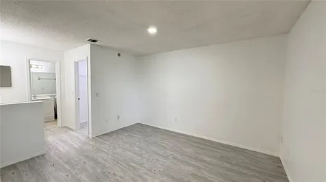72 Lakepointe Circle Kissimmee FL 34743