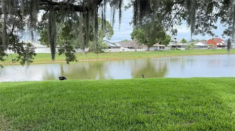 72 Lakepointe Circle Kissimmee FL 34743